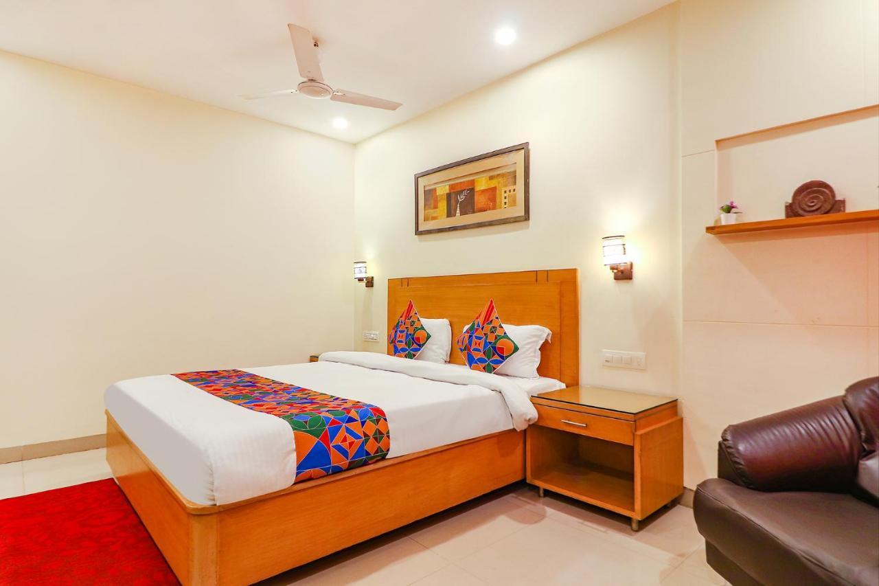 Fabhotel A&M - Nr Lv Prasad Institute, Banjara Hills Hyderabad Exterior photo